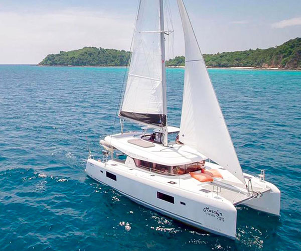 Raya & Coral Islands by catamaran yacht