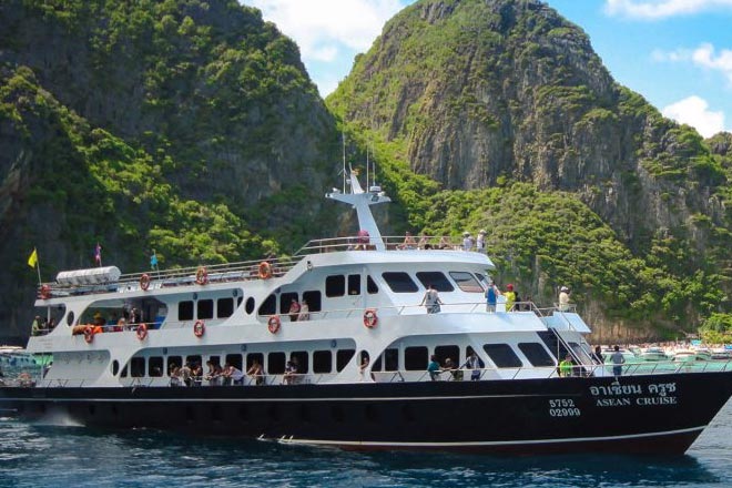 Ferry Transfer to Phi Phi