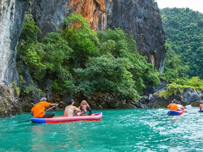 James Bond Sea Canoe by Speed boat