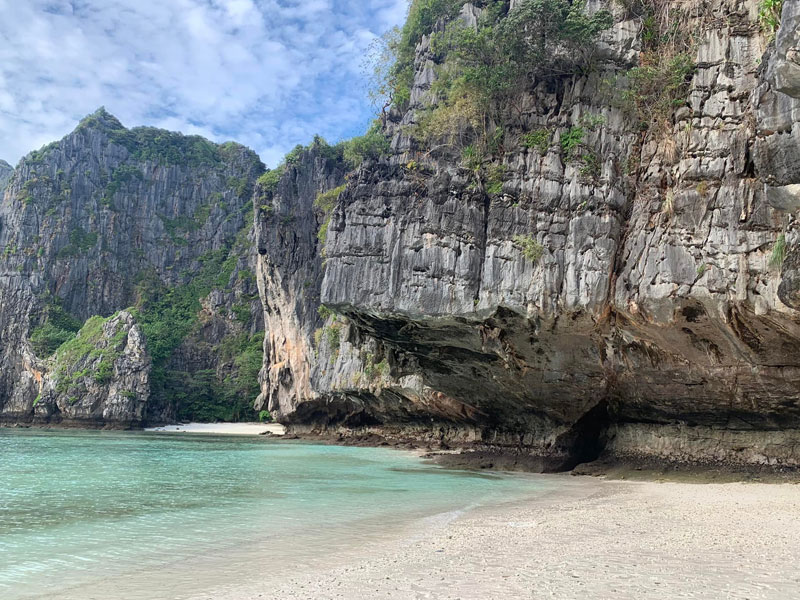 Phi Phi Bamboo by Speed Boat