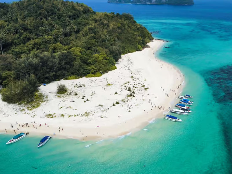 Phi Phi & Bamboo by  Private Speed Boat