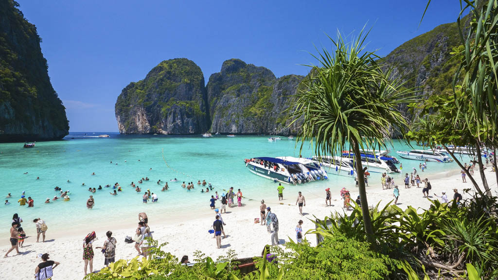 Private Speed Boat to Phi Phi and Phang Nga Bay