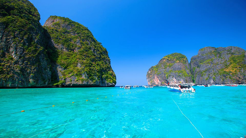 Private Speed Boat to Phi Phi and Phang Nga Bay