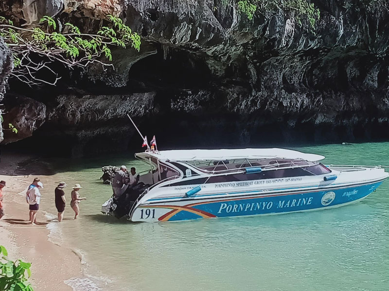 Private Speedboat to Phi Phi & Bamboo Islands