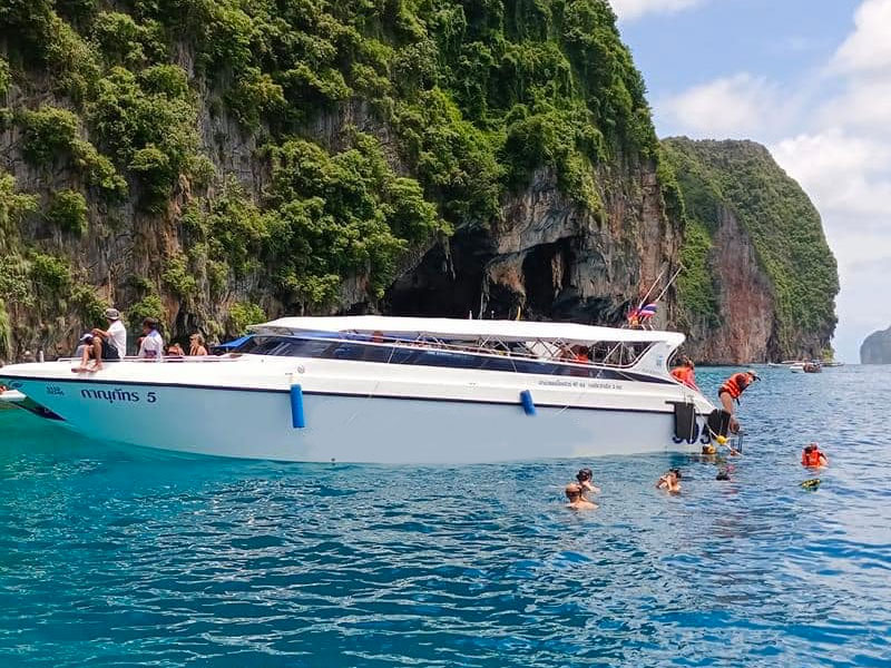 Private Speed Boat Charter James Bond Islands