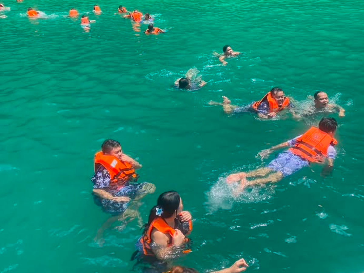 Private Speed Boat   Max  8 persons